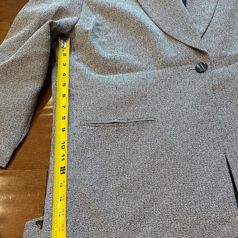 Larry Levine Women's Gray Pantsuit - Picture 5 of 10